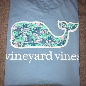Vineyard Vines short sleeve tee!! Men’s XL